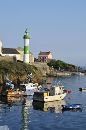 Yourte Roulotte et Gite de la Laïta