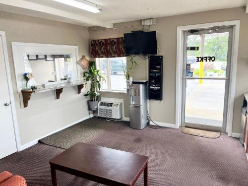 Red Carpet Inn Anniston Oxford - image 11
