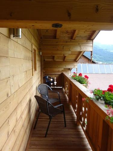 Gemütliche Dachgeschosswohnung mit Balkon & Garten (Gemutliche Dachgeschosswohnung mit Balkon & Garten) in Vorfusch