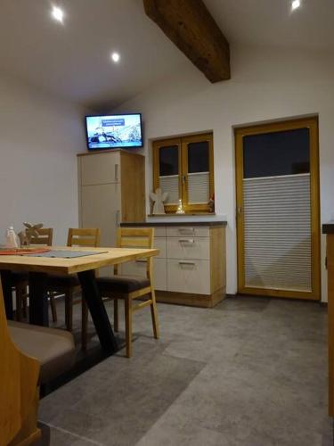 Gemütliche Dachgeschosswohnung mit Balkon & Garten (Gemutliche Dachgeschosswohnung mit Balkon & Garten) in Vorfusch