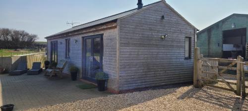 Adorable 1 bed log cabin with log burner - Apartment - Frome