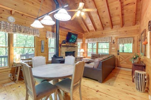 Ellijay Cabin with Deck and Hot Tub! in Ellijay, USA