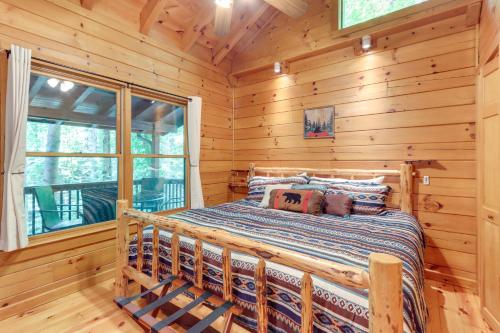 Ellijay Cabin with Deck and Hot Tub!