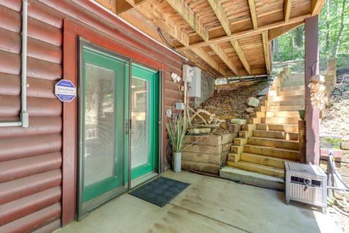 Ellijay Cabin with Deck and Hot Tub!