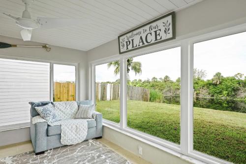 Port Charlotte Home with Sunroom, Grill and Fire Pit!