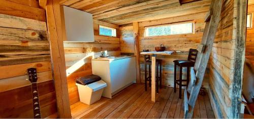 Unique off-grid cabin in raw nature: Bucephalus