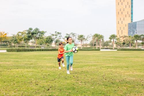 477923540 Holiday Inn & Suites - Dubai Science Park by IHG