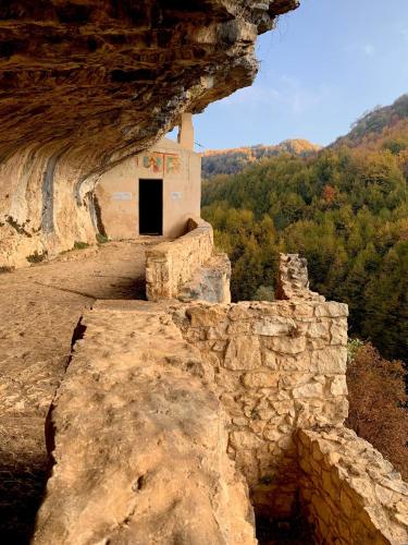  Terrae Eremis: Ristorante, Bar, B&B in Roccamorice