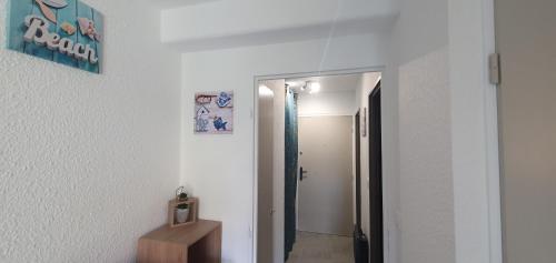 Studio proche plage tout à pied (Studio proche plage tout a pied) in Frejus Plage