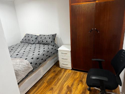 Good priced Accommodation in Hayes 2