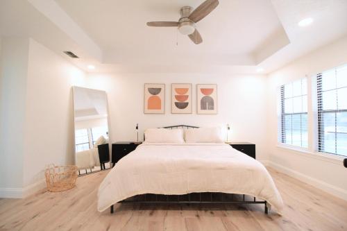 The Sleepy Owl in Plano, USA