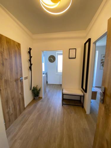 Golden Leaf Sladkovskeho in โฮโดลานี