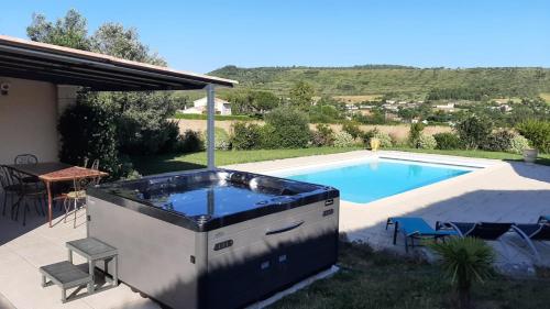 Villa de l'ibie, 6 personnes piscine jacuzzi - Location, gîte - Villeneuve-de-Berg