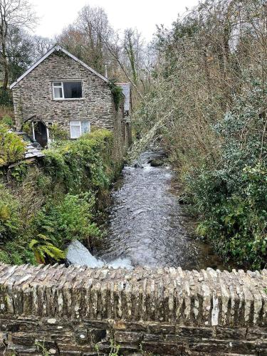 Watermill Cottages - 18th Century converted Mill 10 mins from beach