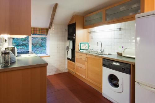 Watermill Cottages - 18th Century converted Mill 10 mins from beach