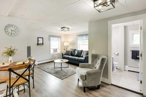 Chic and Central Apartment about 6 Mi to Sebec Lake! in Orono