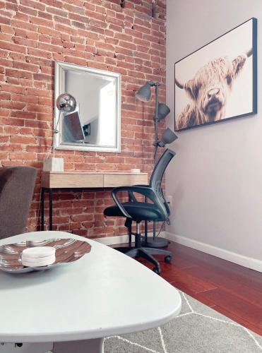 Perfect Location! Stylish Condo Steps Away from Nationals Stadium and Navy Yard in DCs Southwest Gem in Washington, USA
