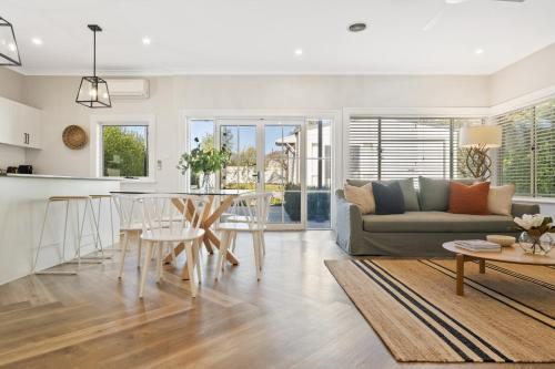 Family Friendly 4 Bedroom Home With Private Garden
