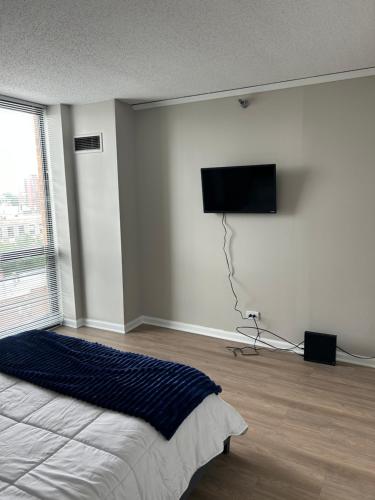 Cozy1 BDRM apartment Located In The Heart Of Downtown Oak Park by Glow & Explore in Oak Park, USA