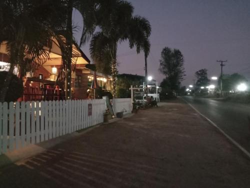 โฮมสเตย์ ยายหนั่น in Kaset Sombun