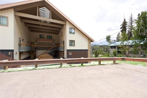 East Rim - Unit D14 - main image