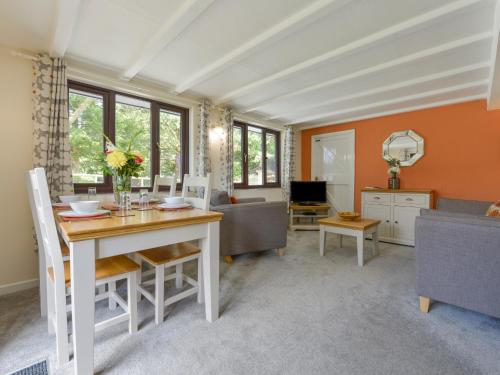 Wild Rose Cottage Kingslakes - main image