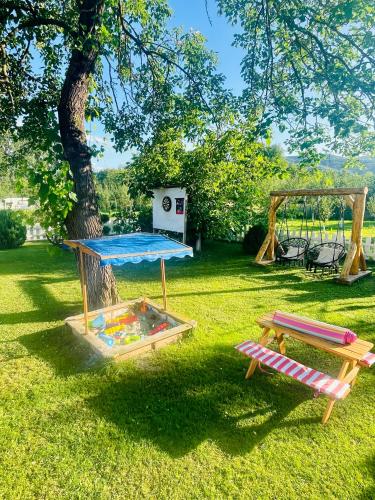 Casa De Sub Deal in Retezat