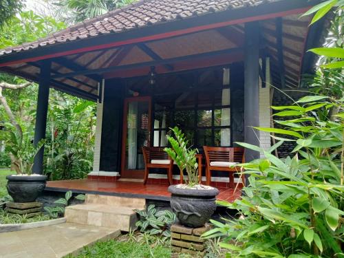 Balisanti Bungalows Room Type - Deluxe Queen Room