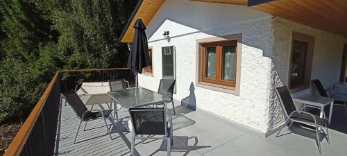 Sunny terrace in 多烏德萊比