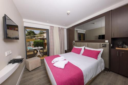 Hotel Saint Christophe - image 2