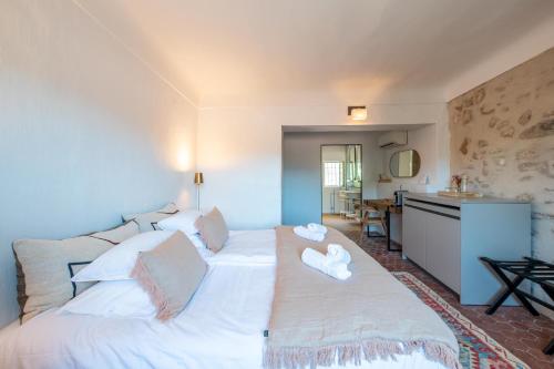 2 twin beds