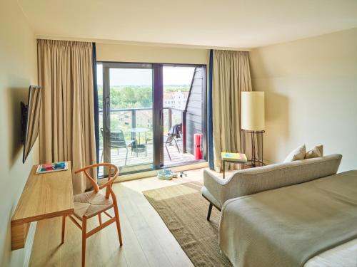 Hotel de Blanke Top - image 5