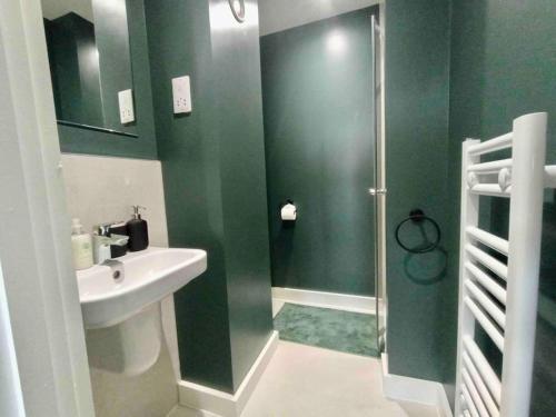 Lovely 1 Bedroom Duplex Apartment in Manchester - Tap to explore photos