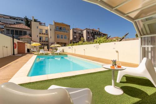 733 Costa Cabral Metro Residence