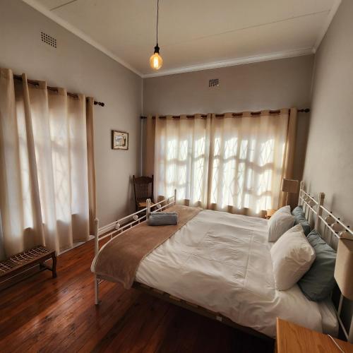 Karoo Leeu Self Catering