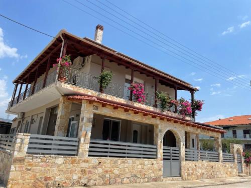  Petrino apartments, Pension in Néa Karváli bei Yérondas