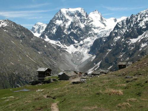 Hotel du Pigne - image 10