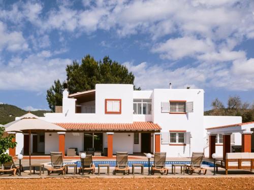 Villa KM2 lovely villa located just outside of Sa Carroca a 5 minute drive from Playa den Bossa