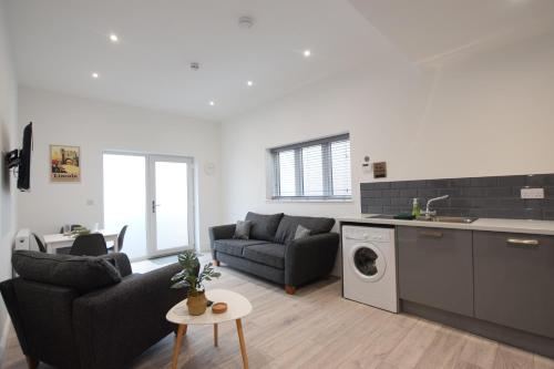Stylish City Centre Apartments 3