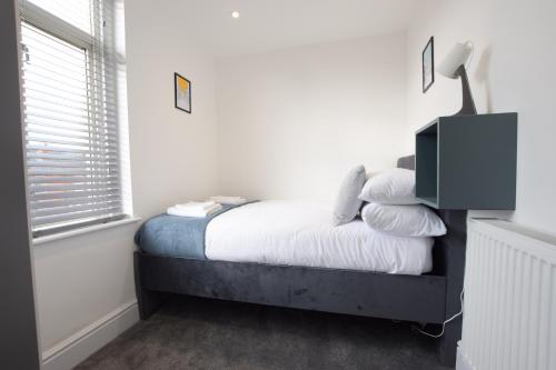 Stylish City Centre Apartments 4
