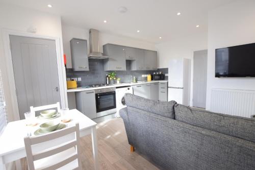 Stylish City Centre Apartments 3