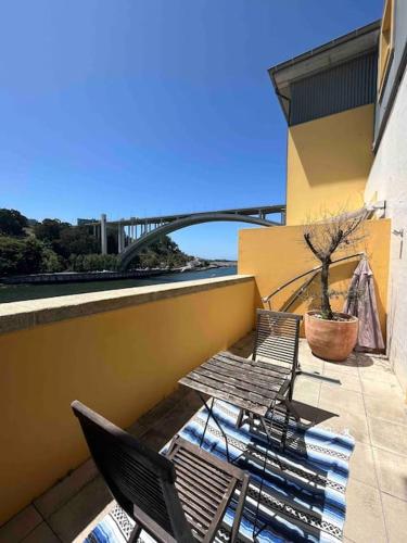 Baller Waterfront City 2BR Parking 3Balconies