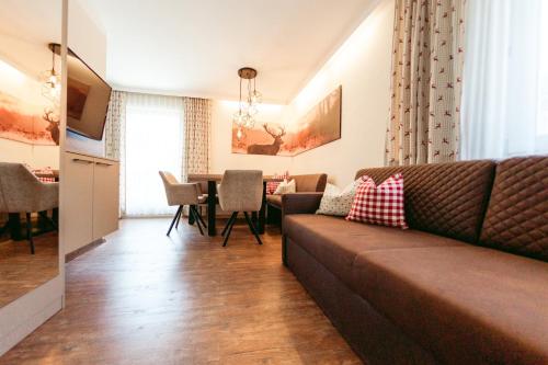 Apartment with Mountain View