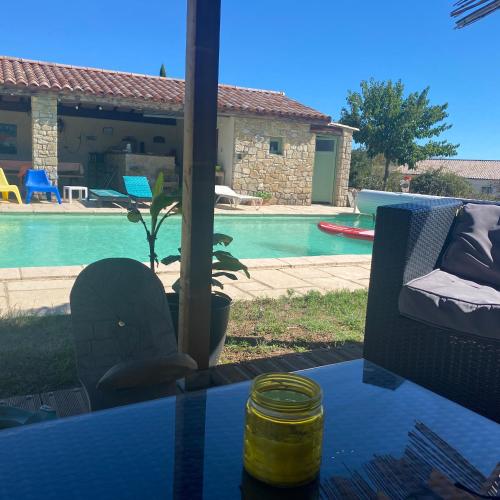 Chambre d'hôtes 2p, gestion libre, espace piscine partagé - Saint-Martin-sur-Lavezon
