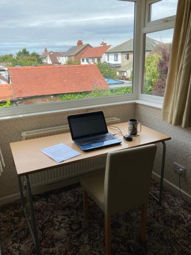 Quiet flat with parking, Cleveleys (fotografie 6)