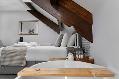 The Cottage Room Type - Standard Double Attic Room with Ensuite - 2nd Floor no Elevator The Cottage Room Type - Standard Double Attic Room with Ensuite - 2nd Floor no Elevator