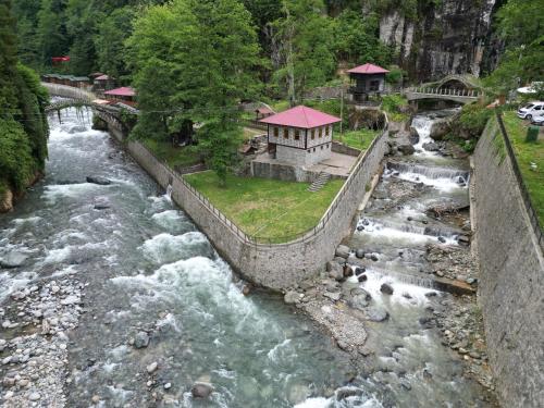 DERE AĞZI TATİL KÖYÜ