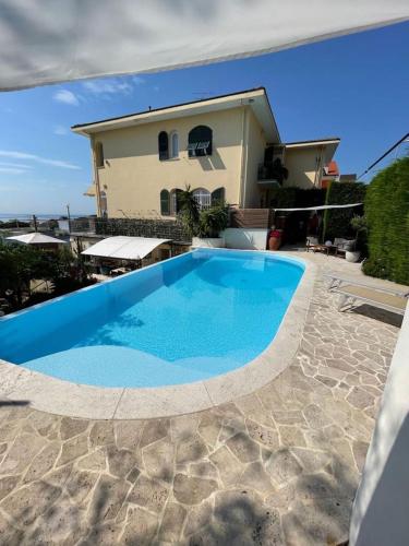 Casa Milena elegante dimora con piscina privata - Apartment - Albissola Marina