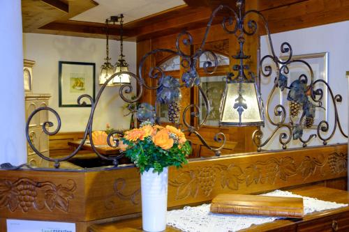 Restaurant, Hotel St.Martiner Castell in Sankt Martin