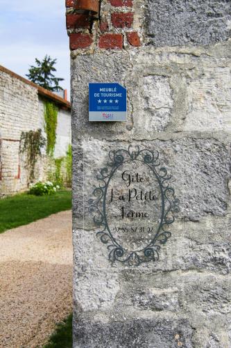 Gîte La Petite Ferme (Gite La Petite Ferme) in Rozoy-sur-Serre